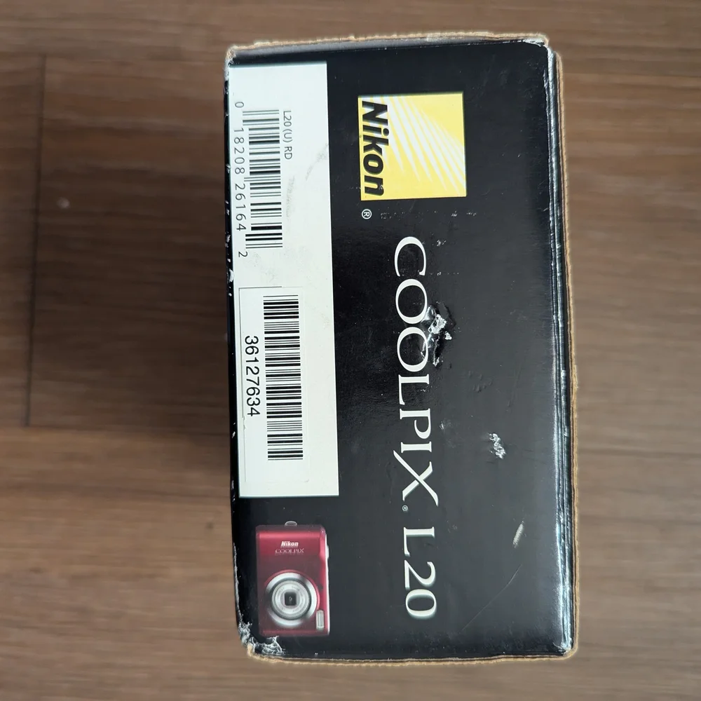 Nikon COOLPIX L20 Digital Camera - Red